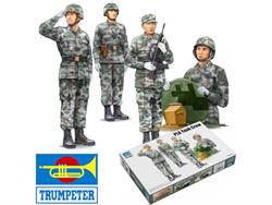 TRUMPETER PLA TANK CREW Escala 1.35 CÓD.00431