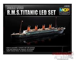MAQUETA RMS TITANIC ACADEMY ESCALA 1.700 COD.14220 LED SET